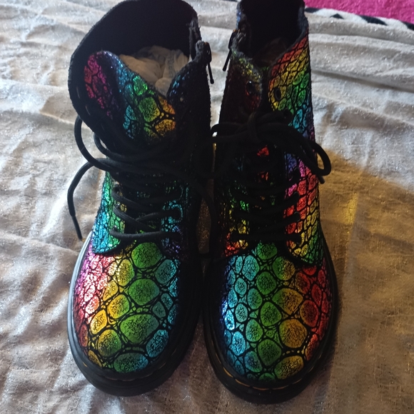 Rainbow Doc Martens in size 2 young ladies. Very expensive new and these are new - Picture 9 of 10
